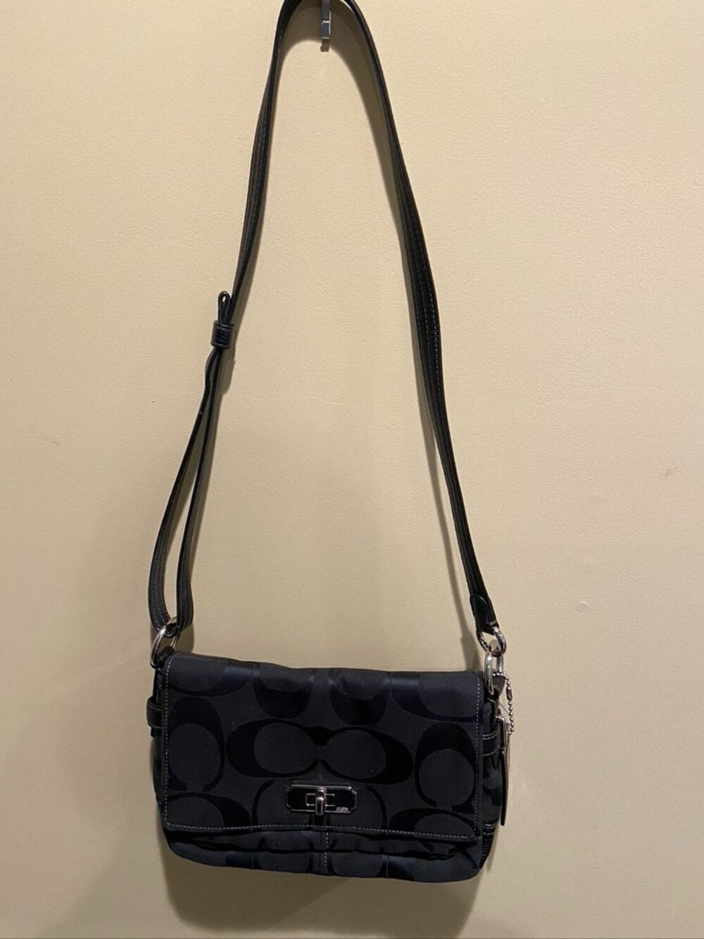 Coach Handbag - Picture 4 of 7
